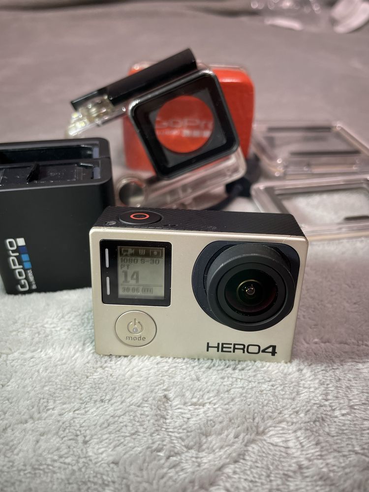 GoPro hero 4 Black Экшн-камера + карта памяти, 2 акб