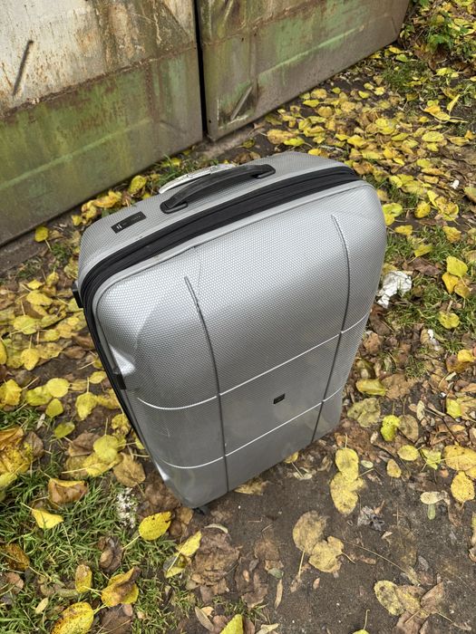 Чемодан дорожный для поездок на колесах валіза дорожня