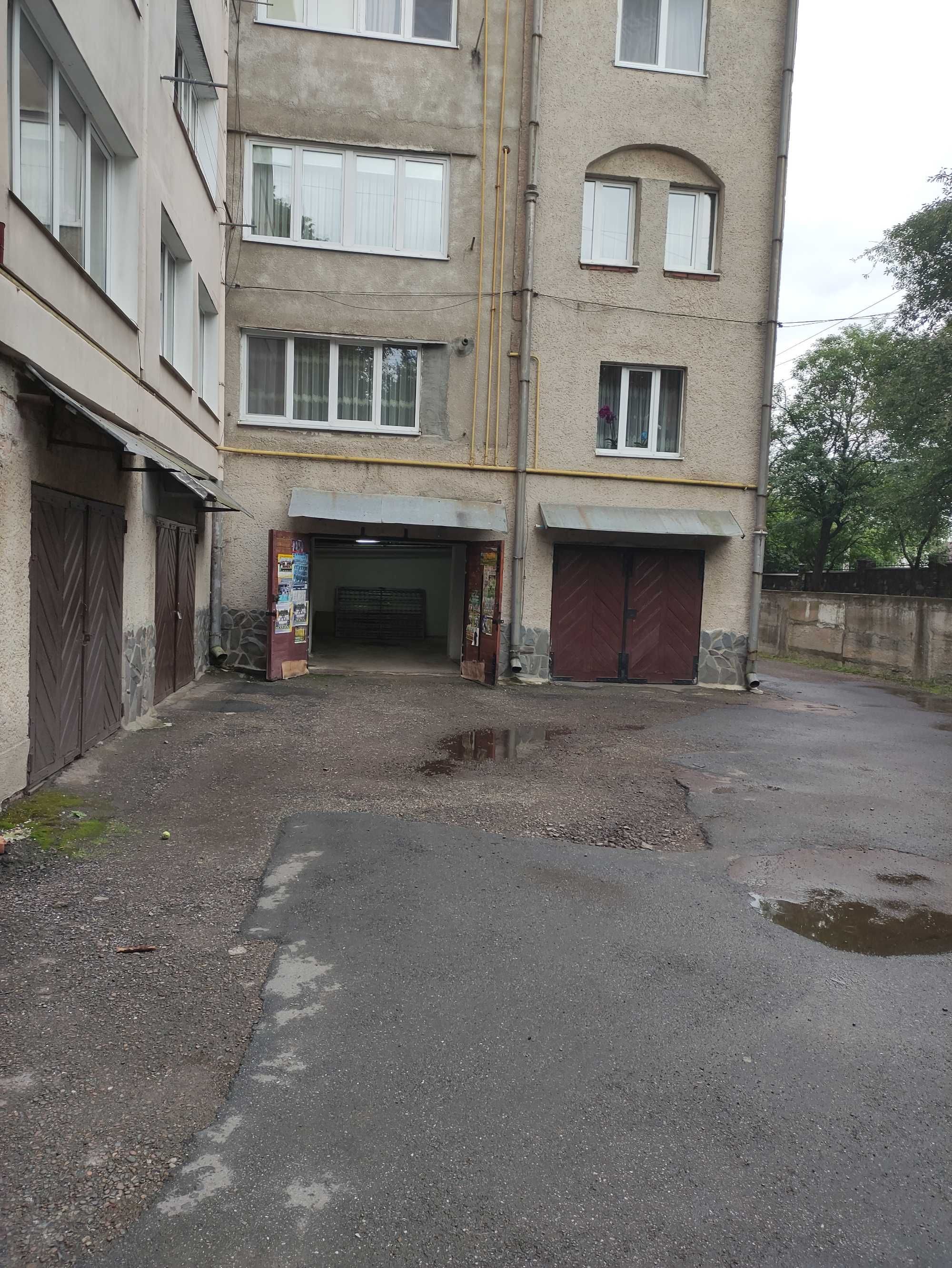 Оренда гаражу Товстюка25 ( Достоєвського)