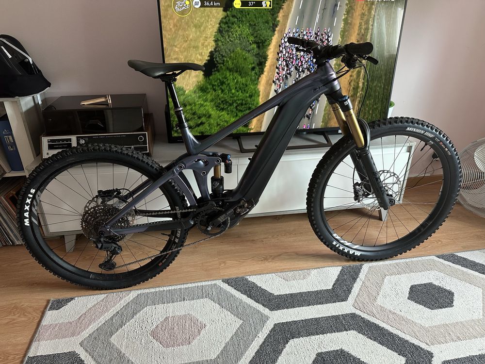 Bicicleta elétrica Giant reign e+1