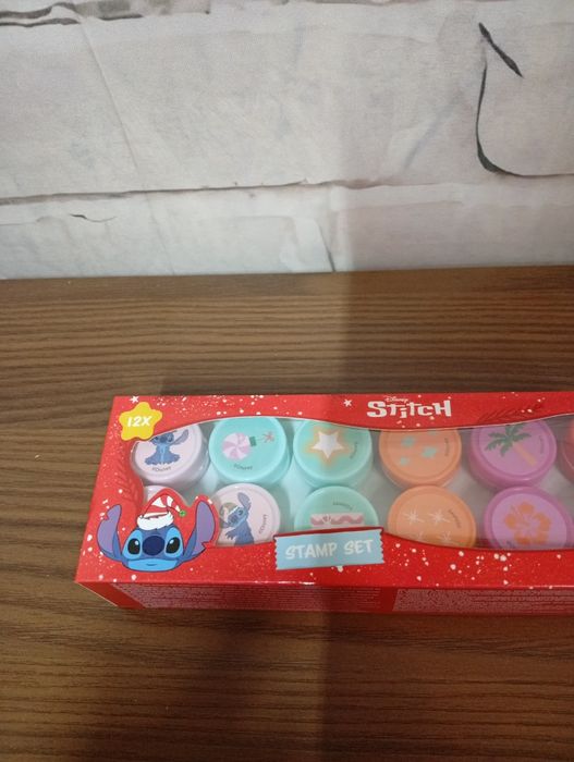 Pieczątki z tuszem 12 szt Stitch świąteczne