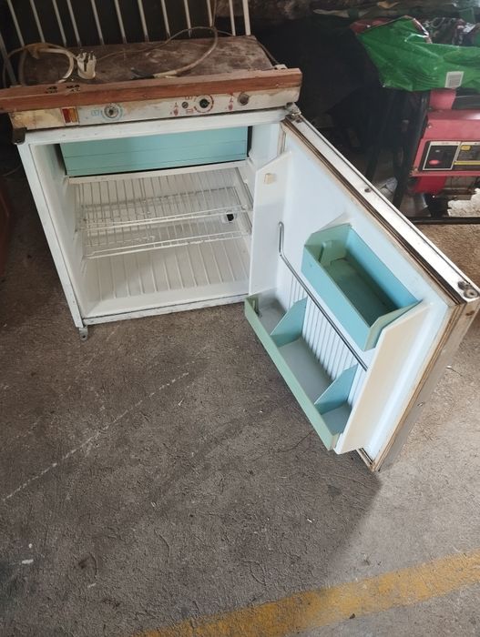 Lodówka  na 12wolt i 220w kemping naprawa