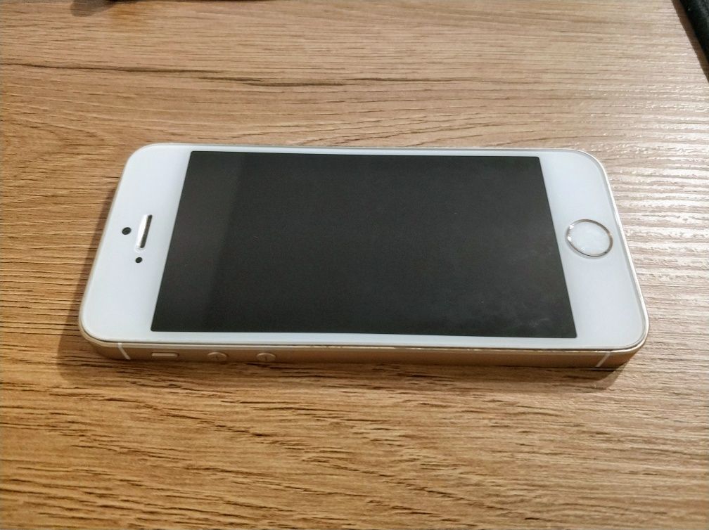 Apple iPhone 5 SE