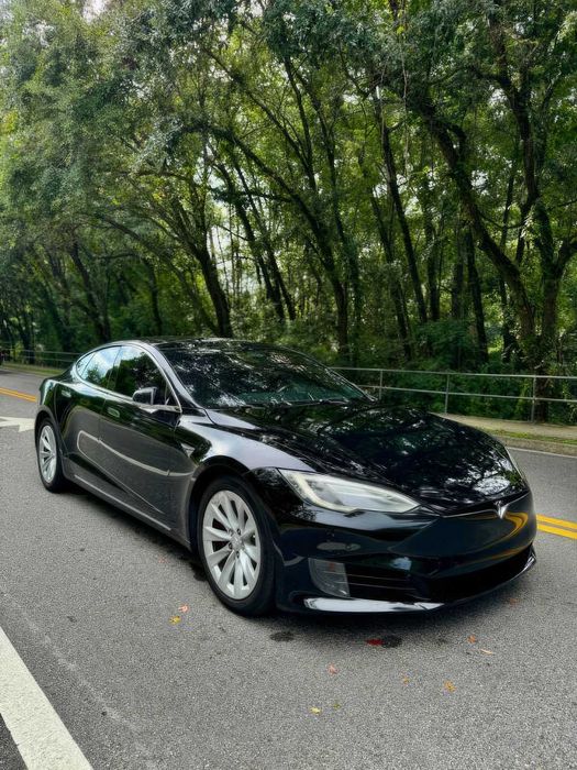 Tesla Model S      2017