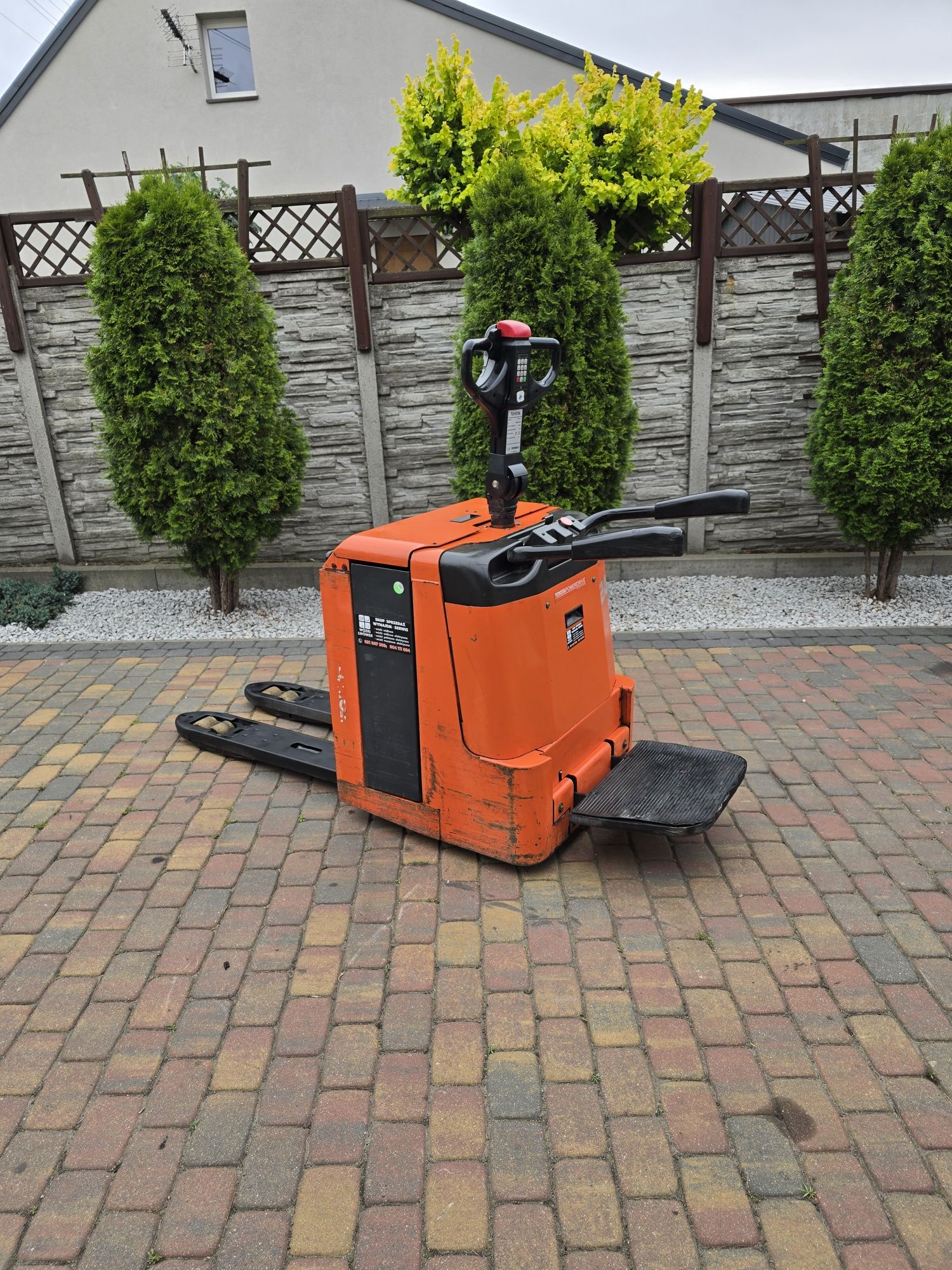 Wózek paletowy elektryczny Toyota 7PLL24 2400kg paleciak