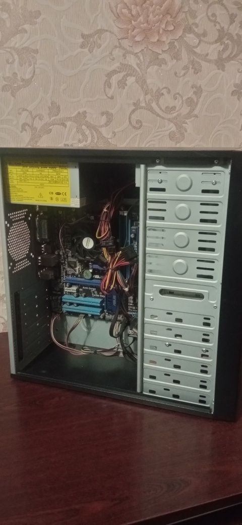 Корпус ПК, Блок живлення, HDD, дисковод
