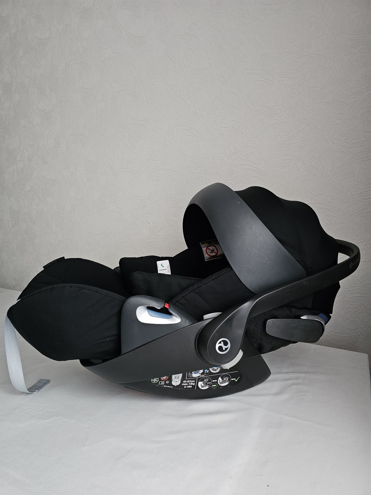 Cybex Cloud Z i- size deep black