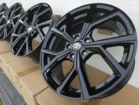 TOYOTA 17 " Nowe 5x114,3 Yaris Cross Auris Corolla Felgi Czarne