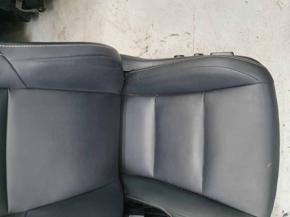 Fotele Skóra Tapicerka Toyota Rav4 IV 13r- 18r