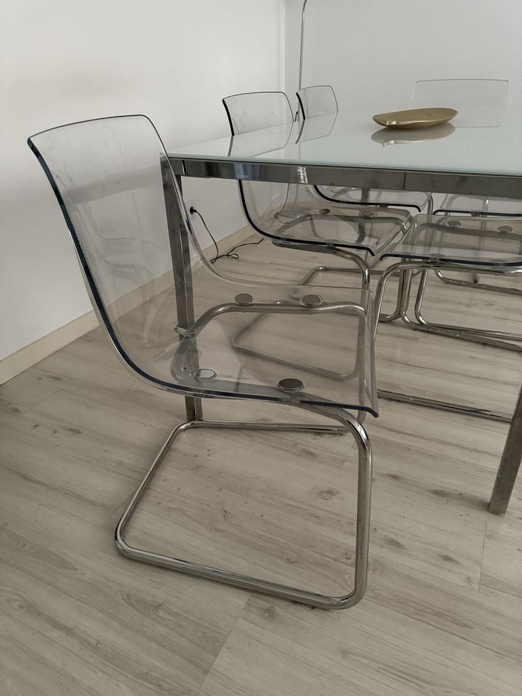 Conjunto de mesa com 6 cadeiras