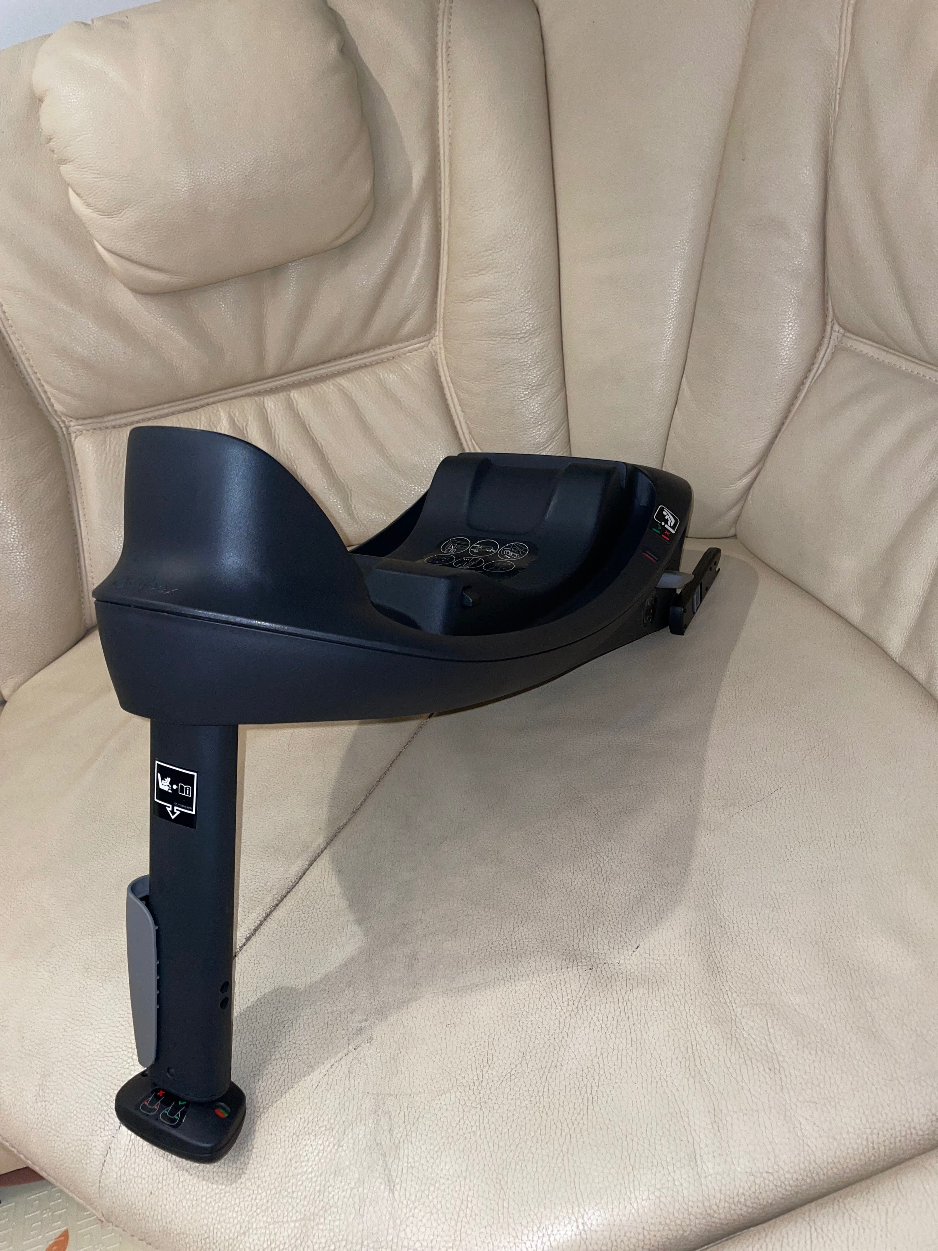 Fotelik samochodowy Cybex Aton B2 + baza +adaptery