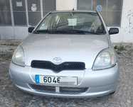 Toyota Yaris 1.0 2002/09 em bom estado