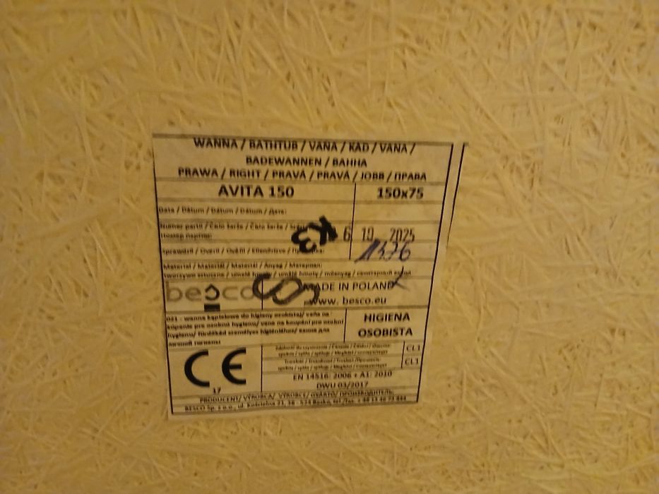 Nowa wanna Besco Avita 150x75 prawa