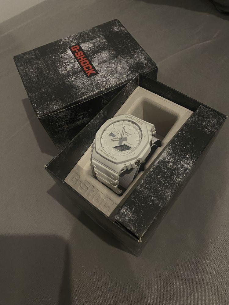 Zegarek g-shock biały