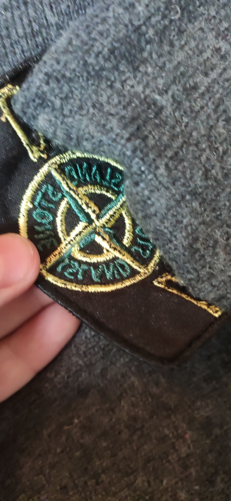 Продам светр Stone Island