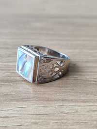 Srebrny pierścionek-sygnet pr.925