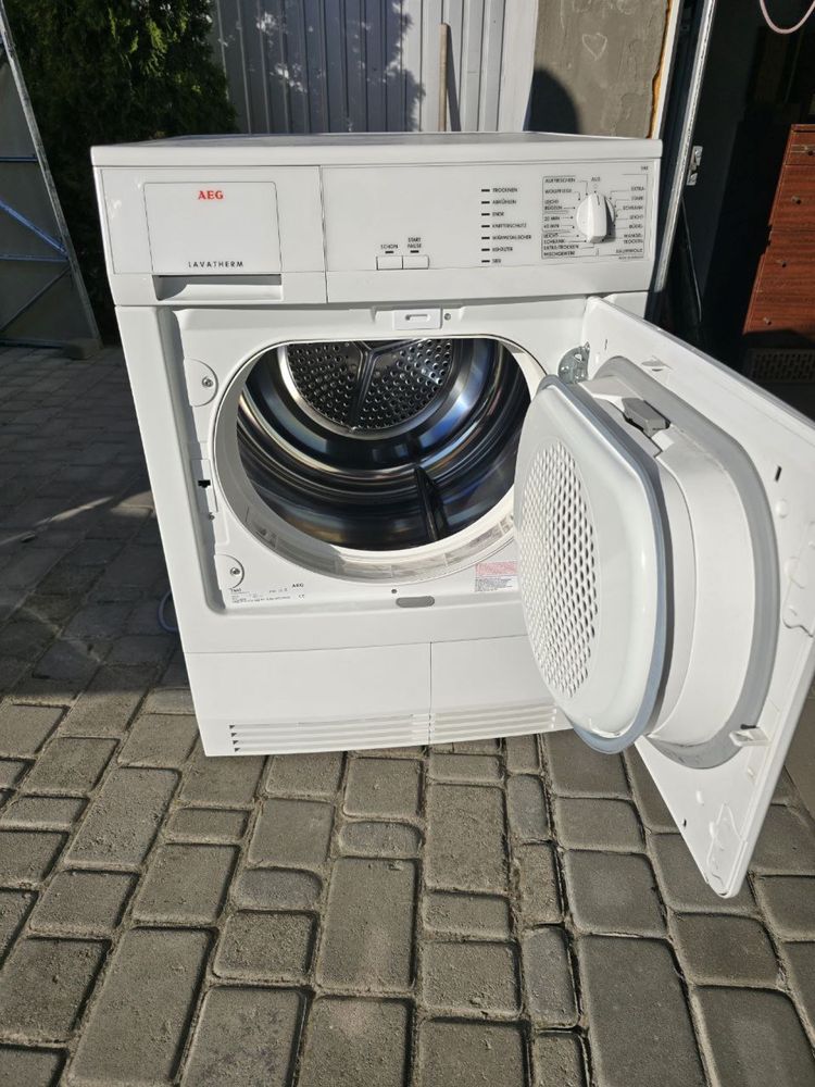 Сушильна машина AEG