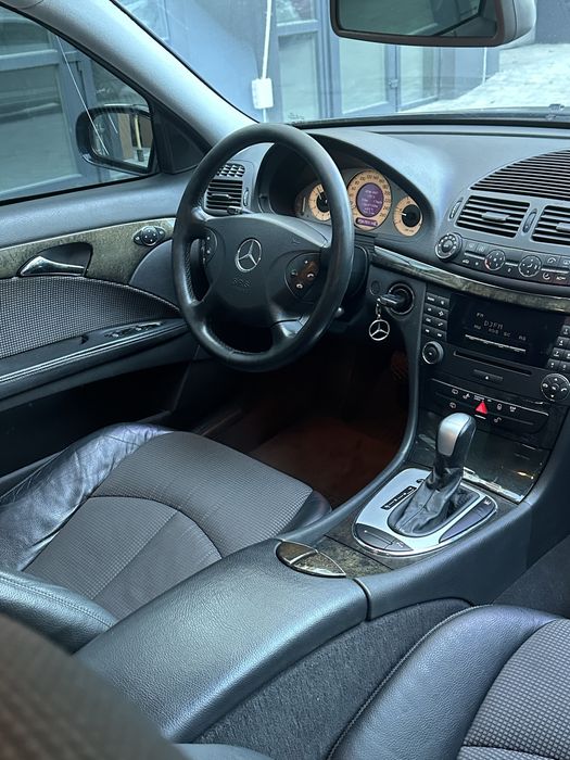 Mercedes-Benz E-Class 2004 рік W211 2.2 cdi Коробка Автомат