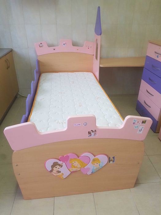 OPORTUNIDADE - Quarto de criança em bom estado