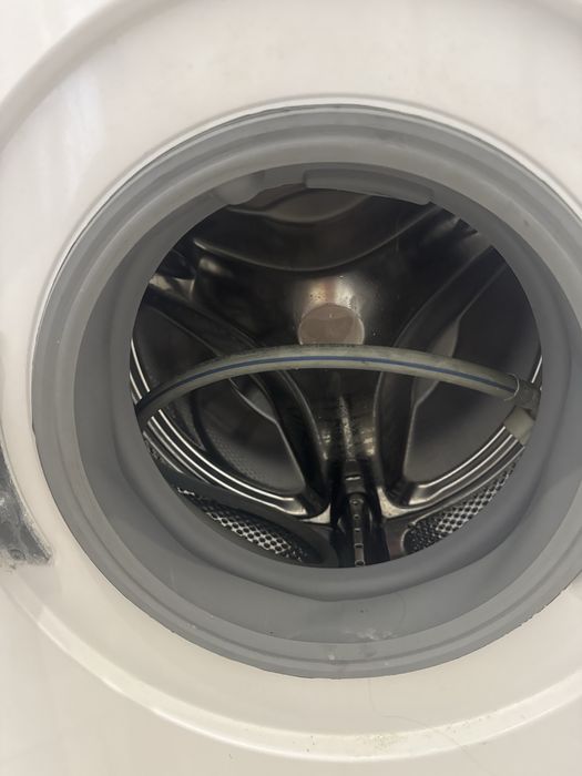 Продається пральна машина , була у викорисианні 4 роки , стан  ідеальн