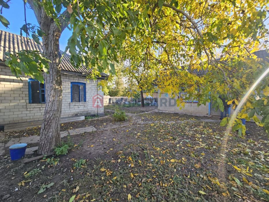 Будинок в Худяках, центр, 25 соток ділянка