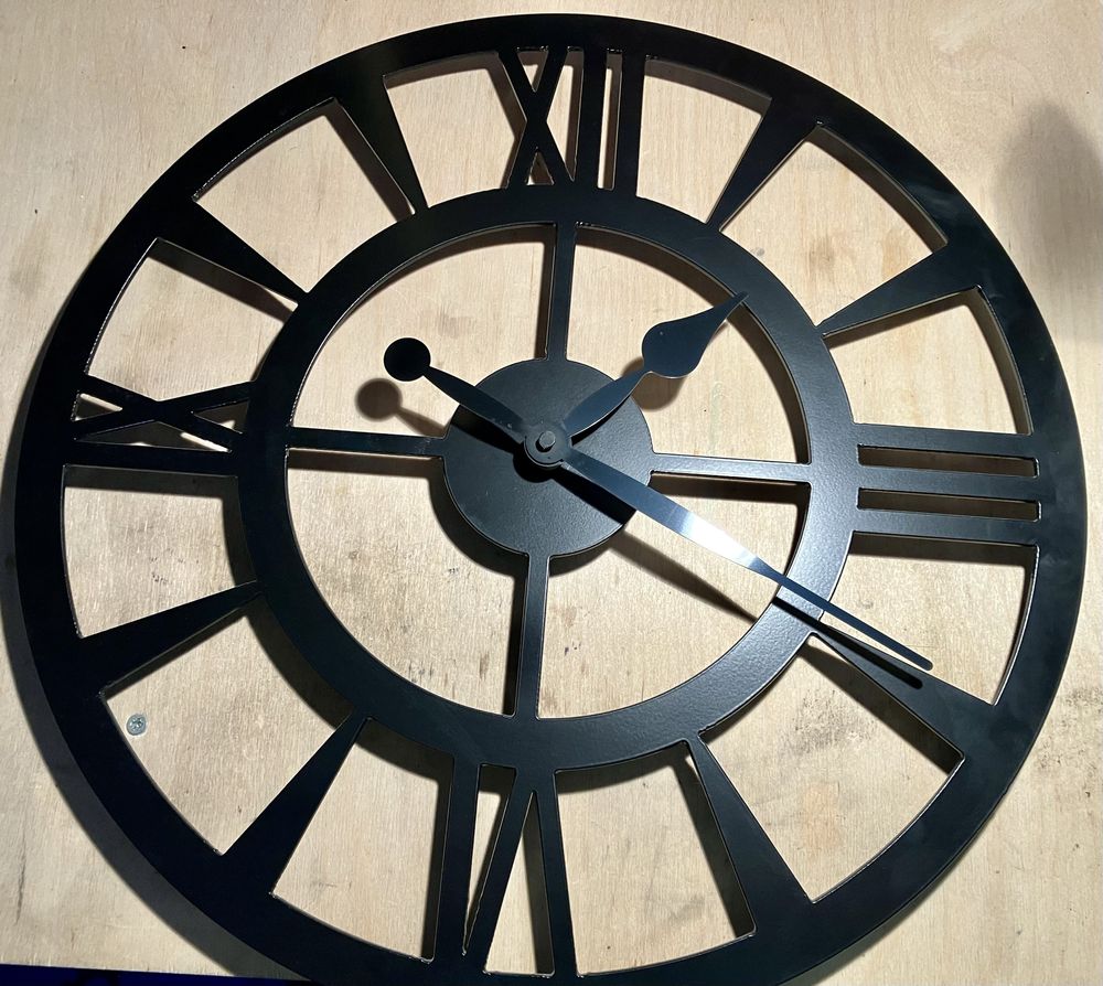 Elegancki i solidny zegar z metalu loft czarny