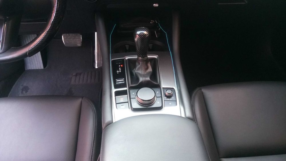 Мазда 3 автомат в белом цвете 2021г mazda 3 automat хэтчбек спорт авто