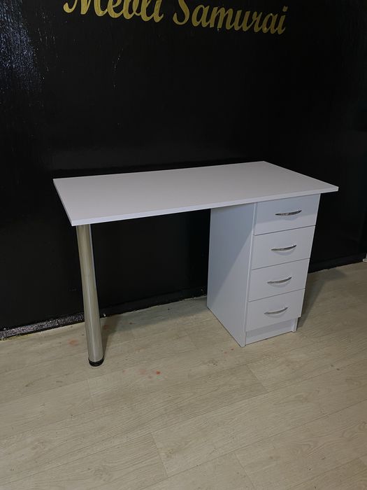 Стіл манікюрний,Стол маникюрный