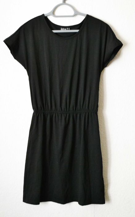 Czarna sukienka  midi