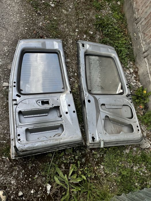 Двері зажні пежо експерт 1