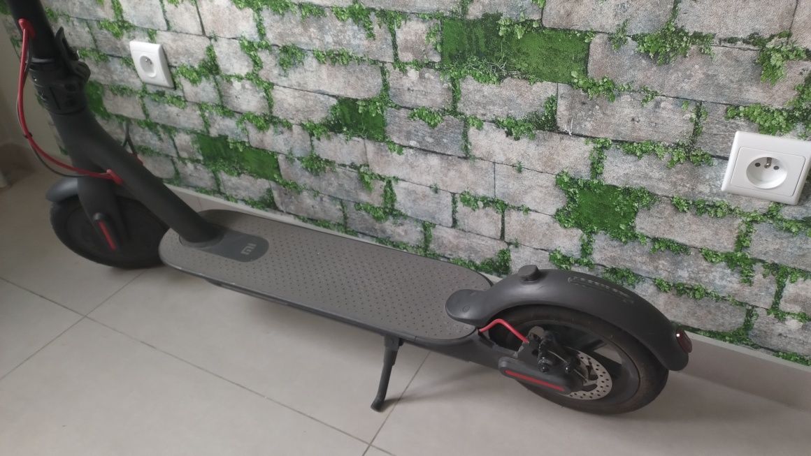 Hulajnoga elektryczna Xiaomi Mi Electric Scooter M365- JAK NOWA