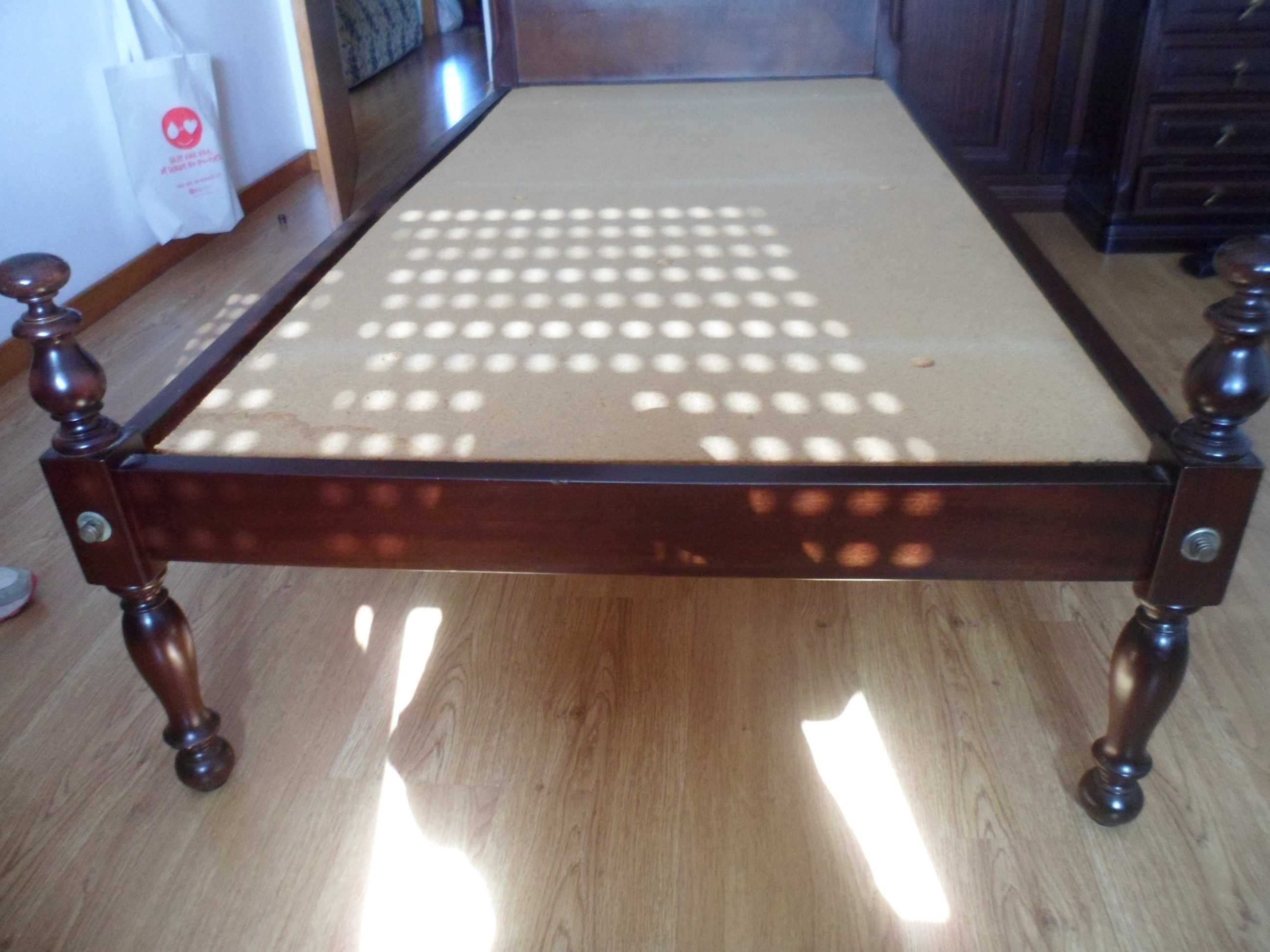 Cama de Solteiro madeira maciça