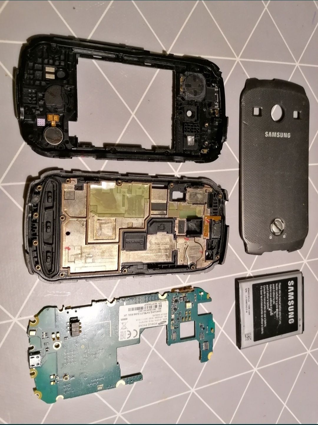 Samsung Galaxy Xcover 2 GT-S7710 wszystkie części płyty główne wyświet