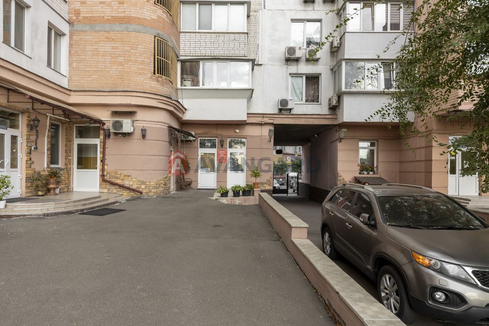 Продаж приміщення 217м2., вул. Амосова 4.