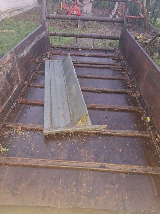 Розкидач органічних добрив 4т.