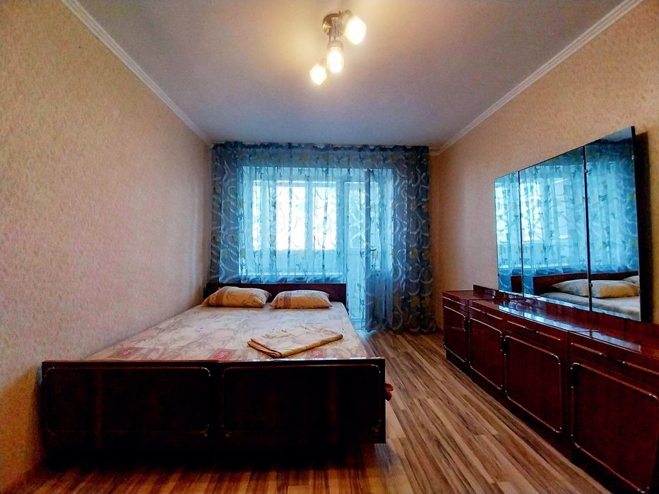 2-кім. вул.Київська, 12 школа. Район "ДентаМед". Подобово. Ціна доби.
