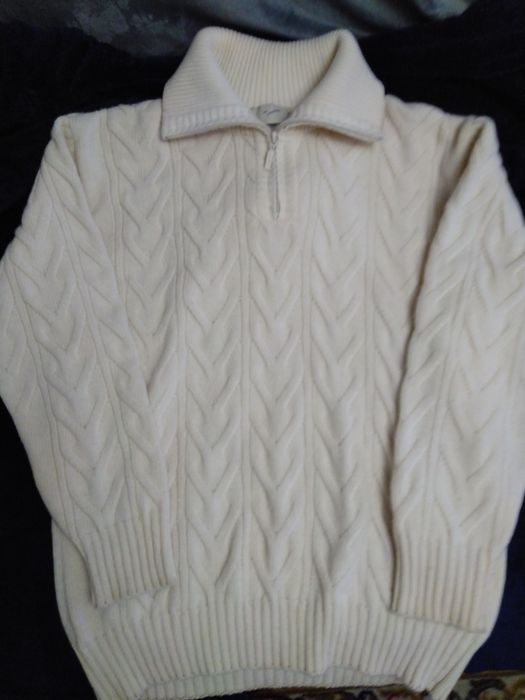 Шикарный мужской свитер.