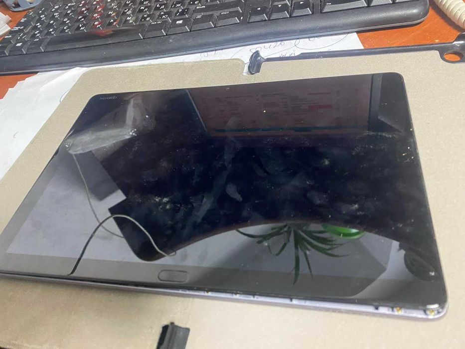 Продам планшет  Huawei MediaPad M5 Lite 10" 4/64GB Wi-Fi Grey