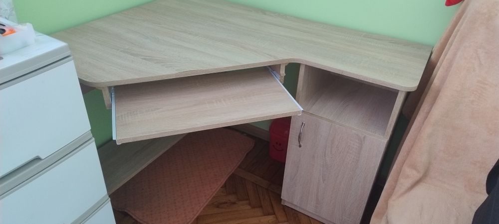 Письмово-компютерний стіл