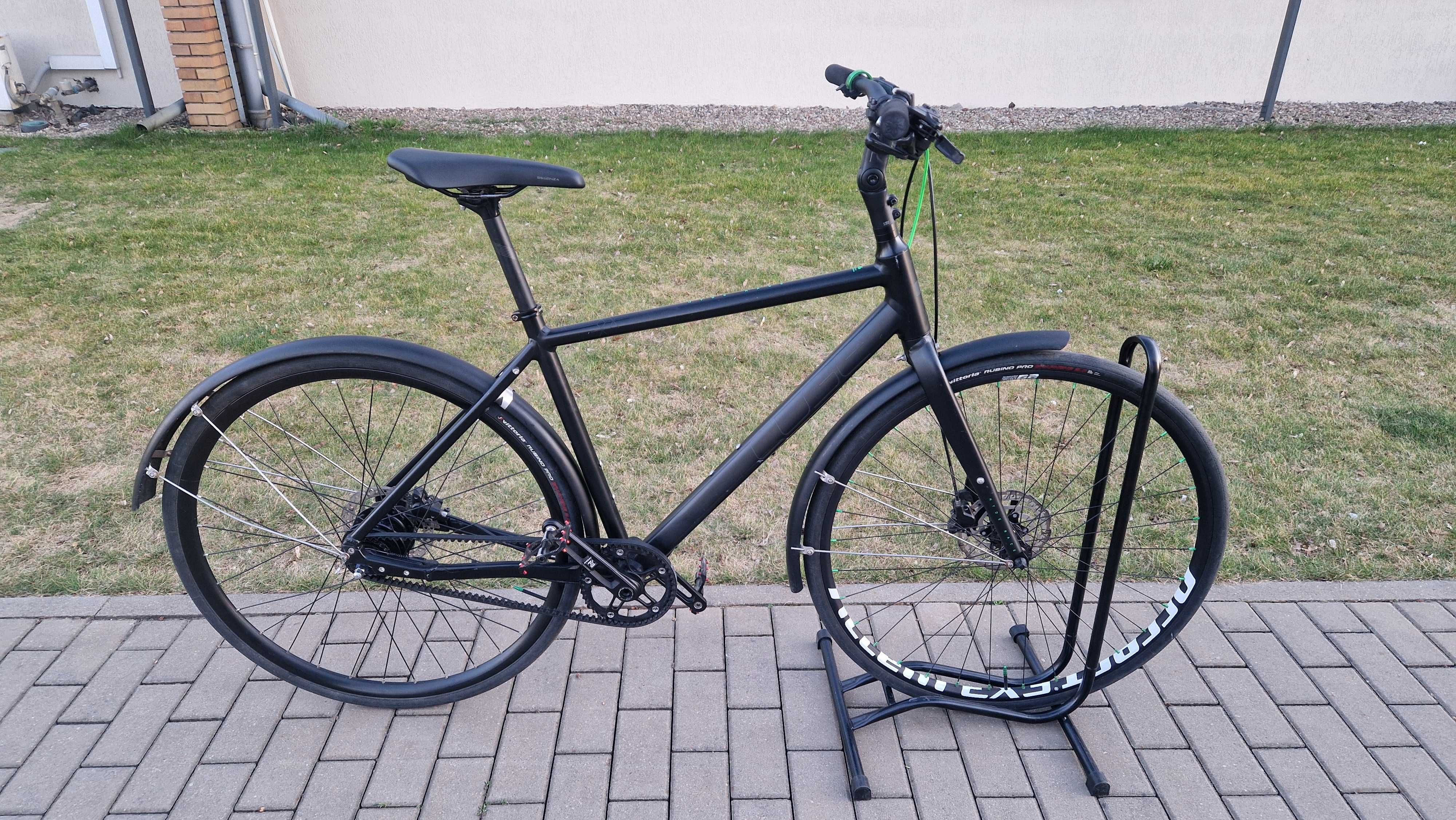 Rower Cube Hyde Race rozmiar 51 Lekki Alfine 8 na pasku