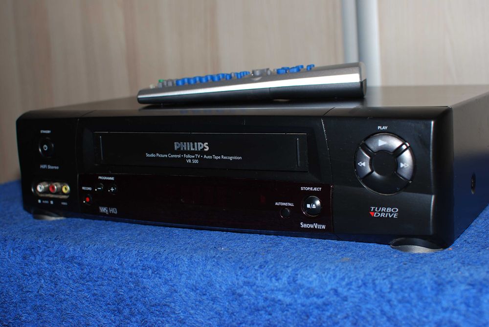 Magnetowid Philips HiFi z pilotem