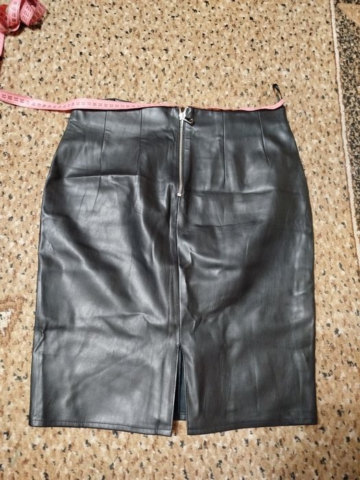 Сукні та спідниці