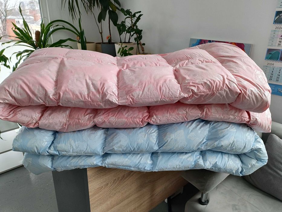 Ковдра нова з гусячого пуху рожевого та голубого кольору