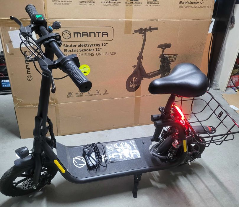 Hulajnoga elektryczna z siedziskiem skuter el. Manta 12'' MES1202H