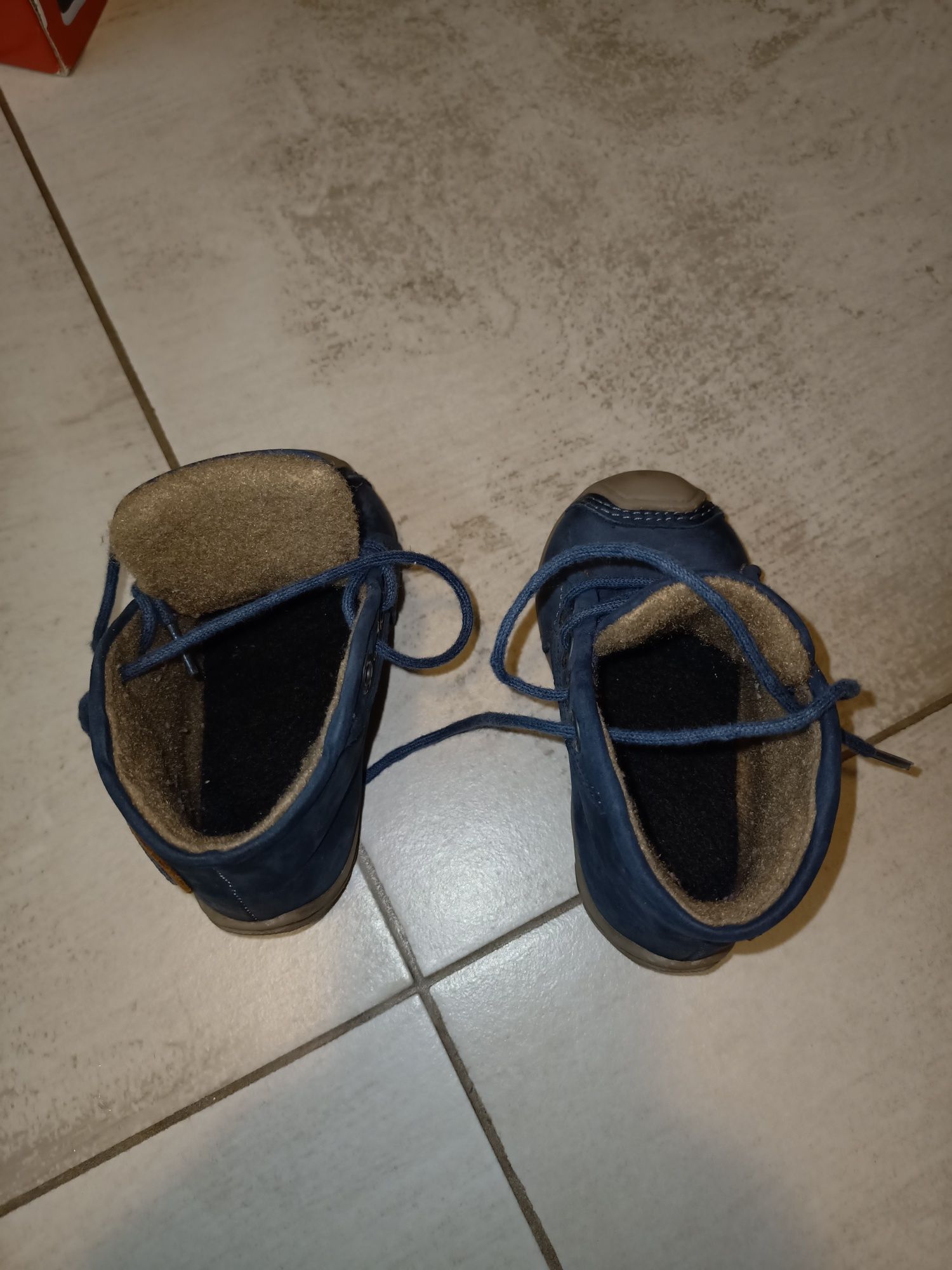 Buty dziecięce EMEL r.19, wkładka 11cm