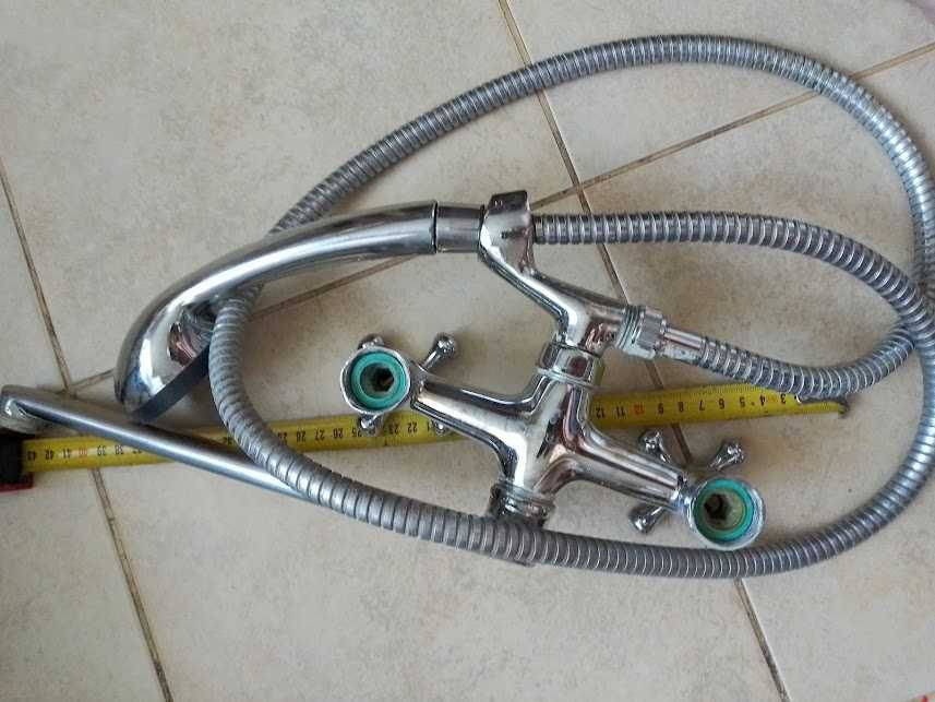 Кран, змішувач для ванни