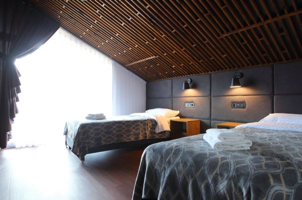 Терміново Котедж у Поляниці -Фенікс- (Буковель)