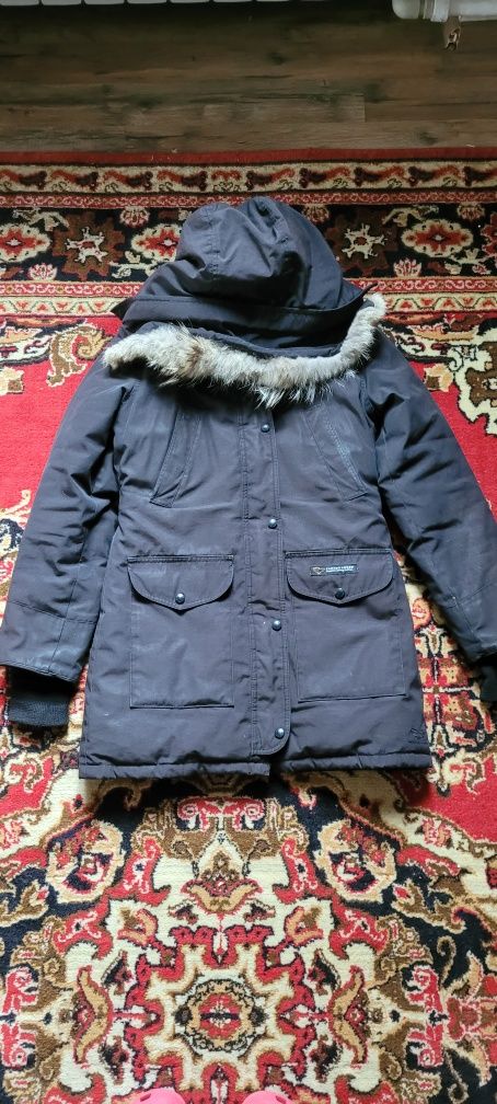 Пуховик Canada Goose