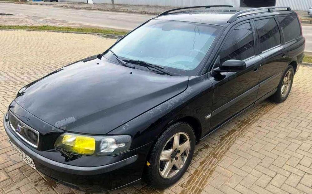Автомобіль Volvo V 70