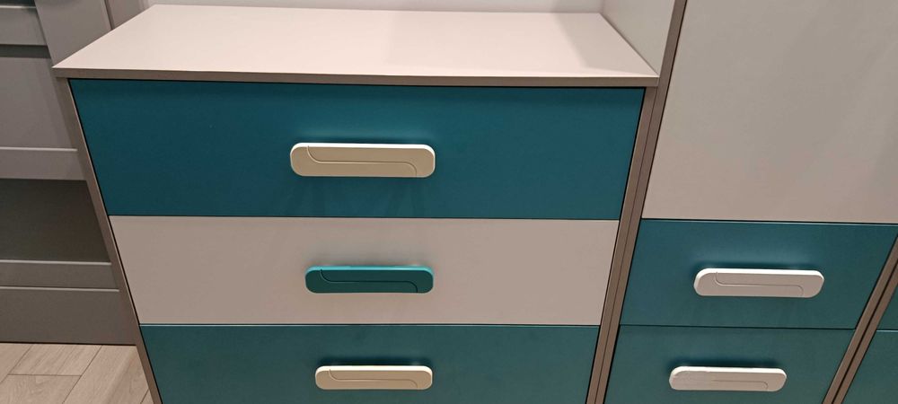 Meble - zestaw do pokoju dziecięcego